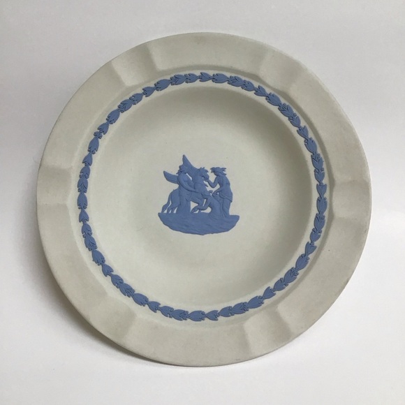 Wedgwood Other - Wedgwood Jasperware Pegasus Ashtray Reverse Blue on Cream Vintage 7” England